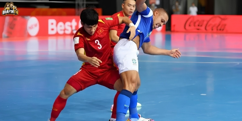 Sân thi đấu và dụng cụ trong luật bóng đá 5 người